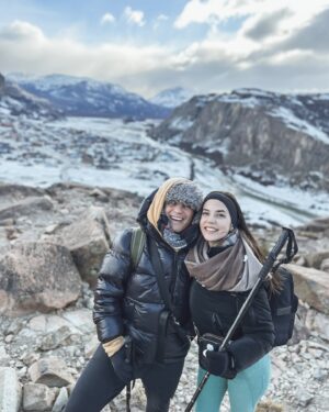 Darío Lopilato Instagram - El Chaltén, en lengua tehuelche «montaña humeante». 
Capital Nacional del Trekking 🥾
@patagoniadreams ★★★★★
@babiaviajes ✈️
Gestión: @bal.luciano