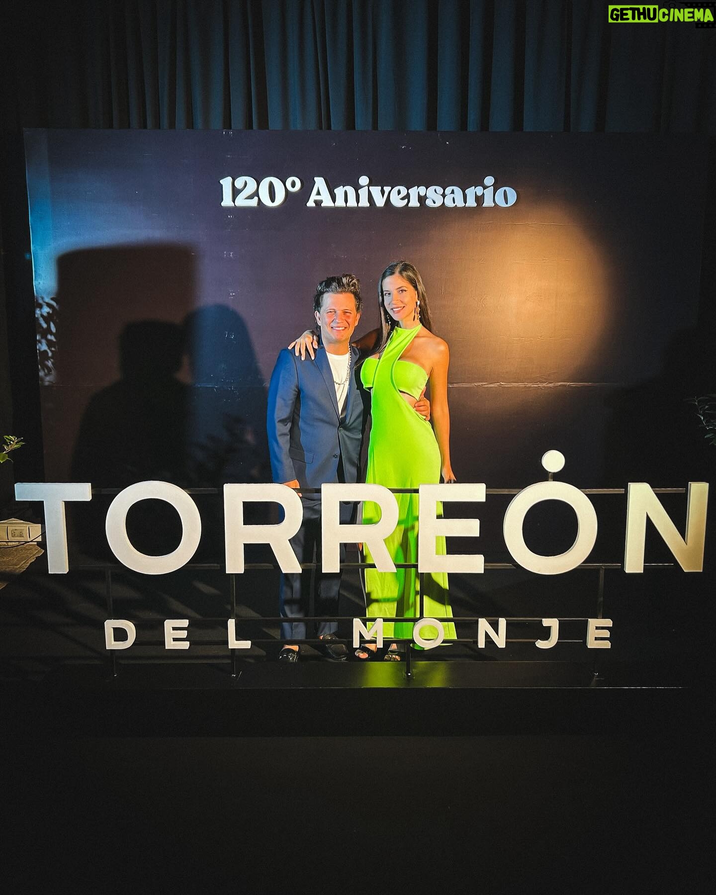 Darío Lopilato - 6.6K Likes - 120 años del @torreondelmonje 🤍
¡Un lugar hermoso que amamos!
@complotadasok 👗