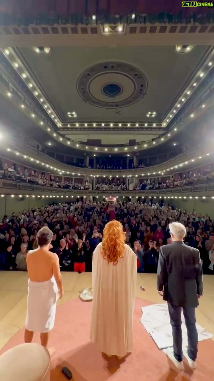 Darío Lopilato - 1K Likes - 🛁 Ya arrancamos el segundo mes de la gira de @antigonaobra y esto se va poniendo cada vez más lindo... Gracias a ustedes, que nos reciben con tanto cariño ❤️
🇺🇾 ¡Este finde nos vemos en Montevideo! Y después Durazno, San Carlos, Rosario, Mercedes, Salto y Paysandú
🎫 Entradas a la venta en redtickets.uy
¡Los esperamos!