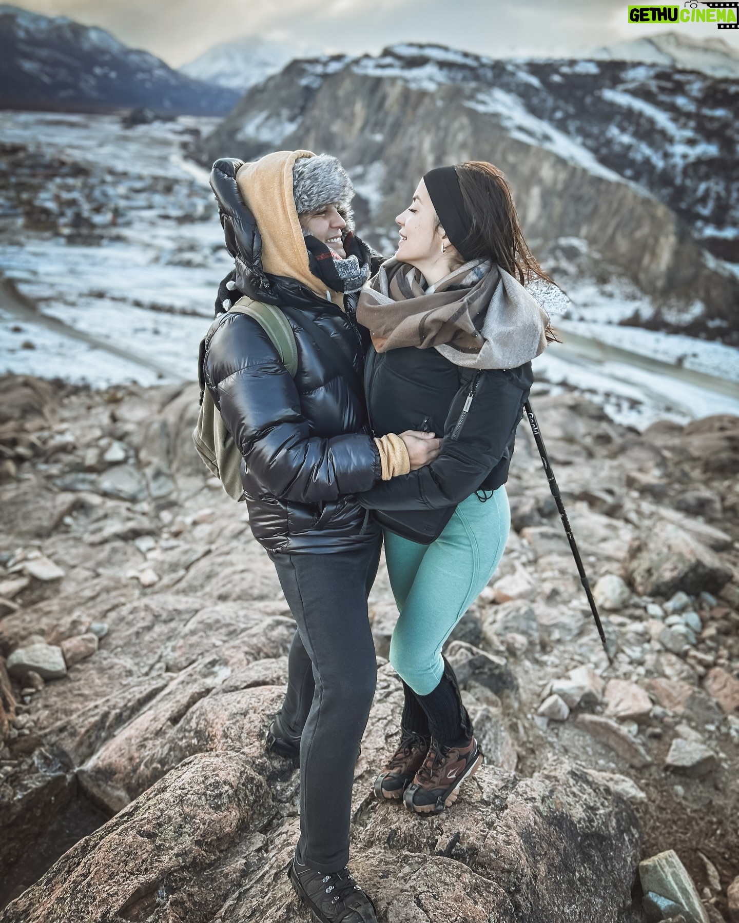 Darío Lopilato - 10.8K Likes - El Chaltén, en lengua tehuelche «montaña humeante».
Capital Nacional del Trekking 🥾
@patagoniadreams ★★★★★
@babiaviajes ✈️
Gestión: @bal.luciano