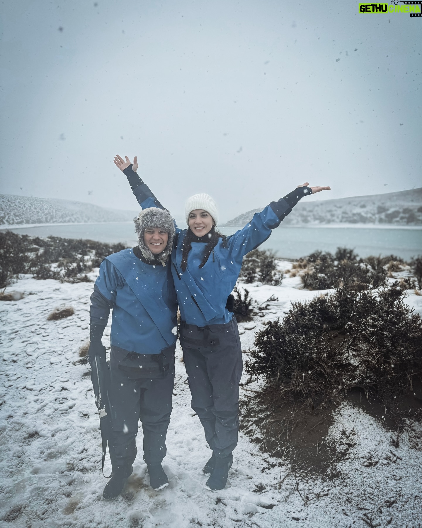 Darío Lopilato - 7.4K Likes - A pesar del frío y la nieve, navegamos en kayaks por el Río Santa Cruz, conociendo parte del recorrido que Darwin realizó a mediados del Siglo 19.
Darwin Experience, una experiencia única.
@patagoniaprofunda 🙌🏻
@iceberg_turismo
@german_roberts 🚣🏻♀️