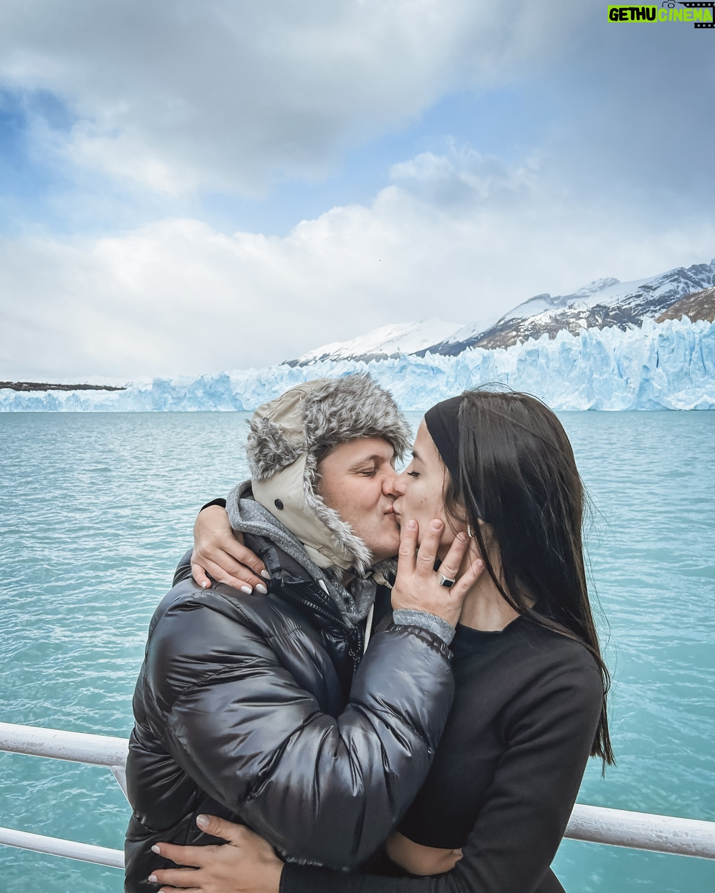 Darío Lopilato - 9.7K Likes - Conociendo esta maravilla de la mano de @patagoniadreams 💘
Un sueño familiar cumplido
Gracias @bal.luciano por hacerlo posible
@babiaviajes ✈️