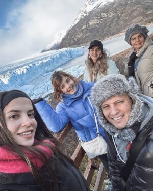 Darío Lopilato Instagram - Conociendo esta maravilla de la mano de @patagoniadreams 💘 
Un sueño familiar cumplido 
Gracias @bal.luciano por hacerlo posible 
@babiaviajes ✈️