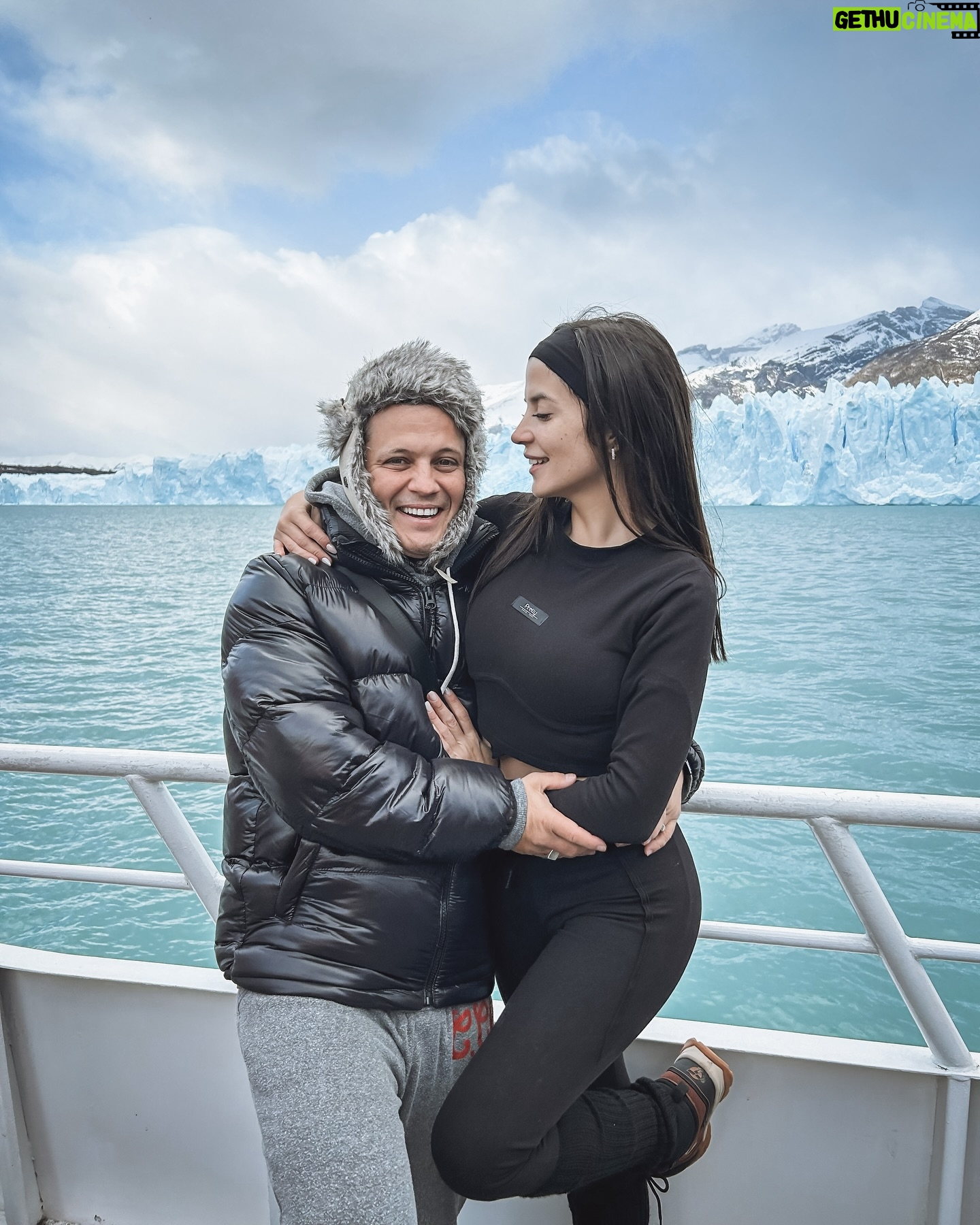 Darío Lopilato - 9.7K Likes - Conociendo esta maravilla de la mano de @patagoniadreams 💘
Un sueño familiar cumplido
Gracias @bal.luciano por hacerlo posible
@babiaviajes ✈️