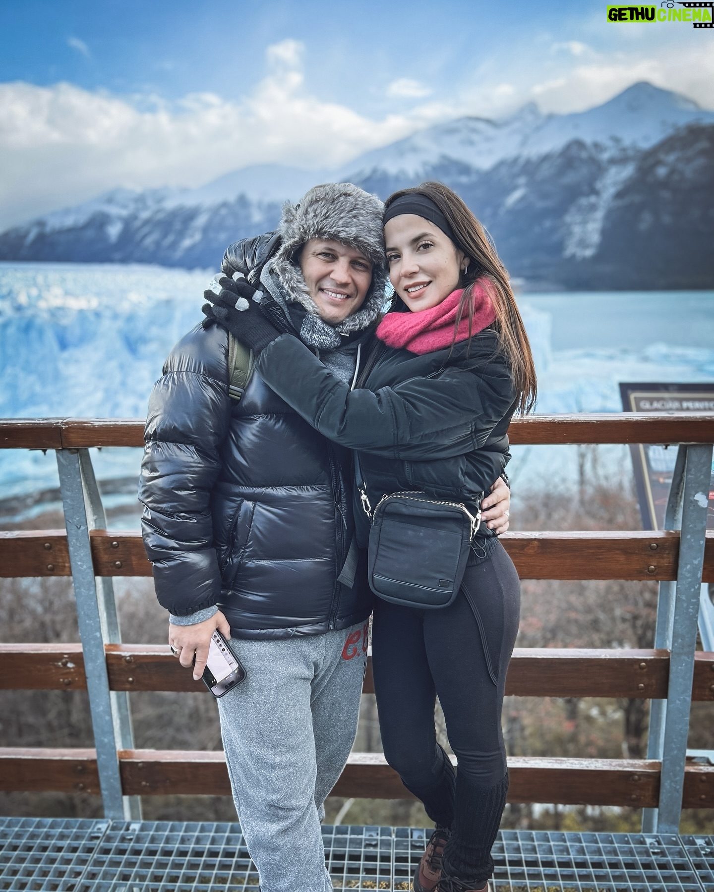 Darío Lopilato - 9.7K Likes - Conociendo esta maravilla de la mano de @patagoniadreams 💘
Un sueño familiar cumplido
Gracias @bal.luciano por hacerlo posible
@babiaviajes ✈️