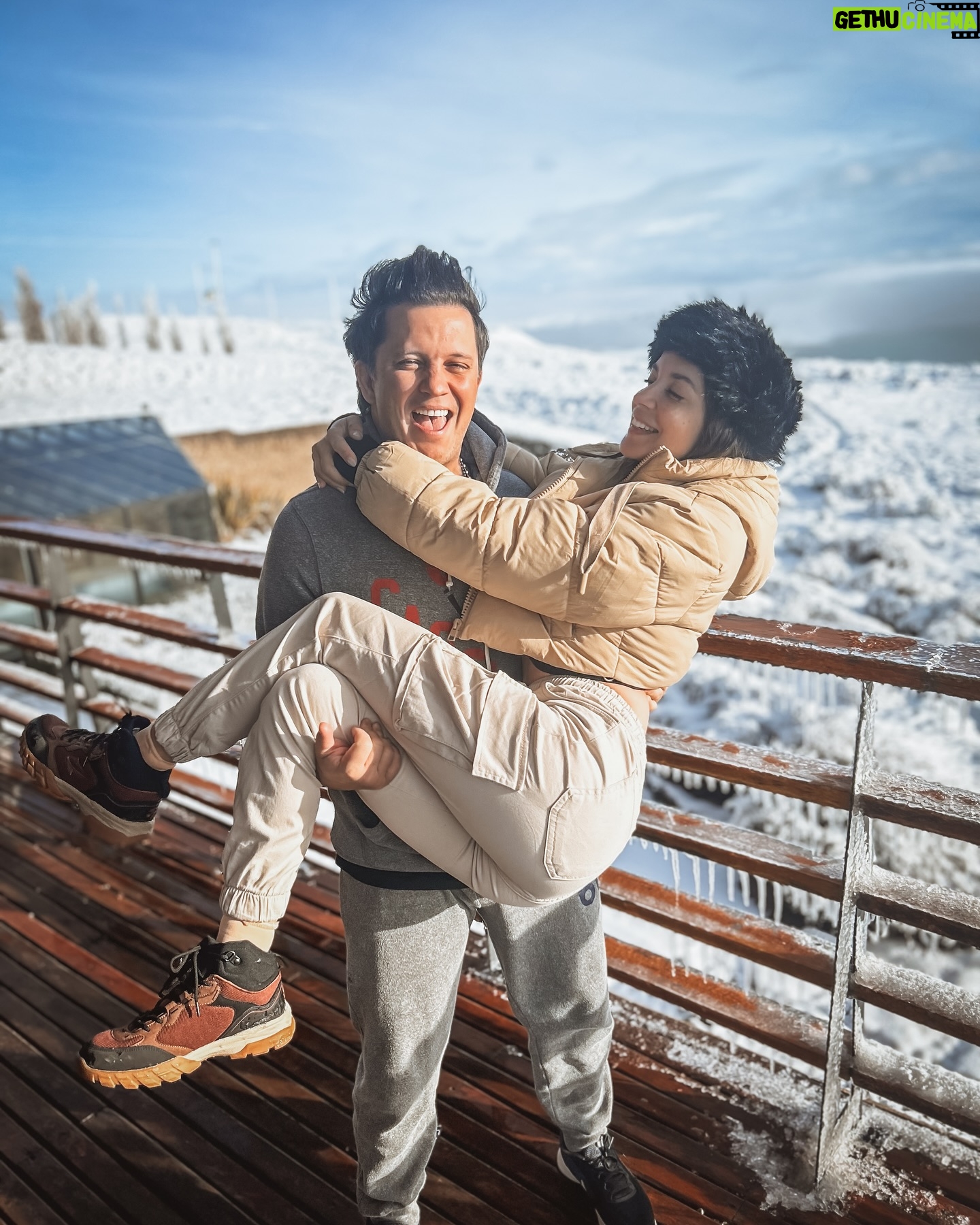 Darío Lopilato - 31.3K Likes - Nuestro hogar en El Calafate = @designsuites ❄️
Un hotel muy completo, con todas las comodidades y una vista increíble ★★★★★