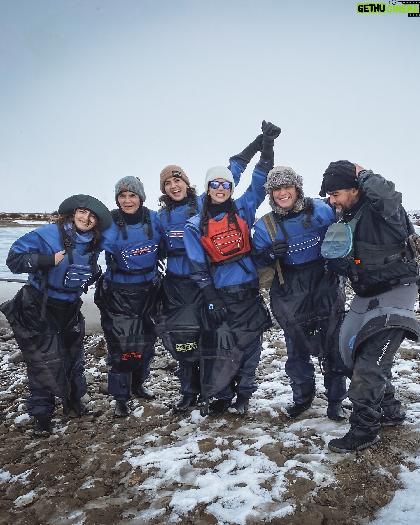 Darío Lopilato - 7.4K Likes - A pesar del frío y la nieve, navegamos en kayaks por el Río Santa Cruz, conociendo parte del recorrido que Darwin realizó a mediados del Siglo 19.
Darwin Experience, una experiencia única.
@patagoniaprofunda 🙌🏻
@iceberg_turismo
@german_roberts 🚣🏻♀️