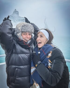 Darío Lopilato Instagram - GLACIARES GOURMET 
@marpatagcruceros ★★★★★
Navegamos por el Lago Argentino, por el Canal de los Témpanos, recorriendo el Brazo Norte, con una vista increíble en el Glaciar Spegazzini, Upsala y Perito Moreno. También desembarcamos en Puesto de Las Vacas 🐮 
Una excursión sumamente recomendable. 

@elcalafatetierradeglaciares 
Gestión: @bal.luciano 
@designsuites 🏨
@babiaviajes ✈️

@carina_bradanini @leti.loo @federicairigaray