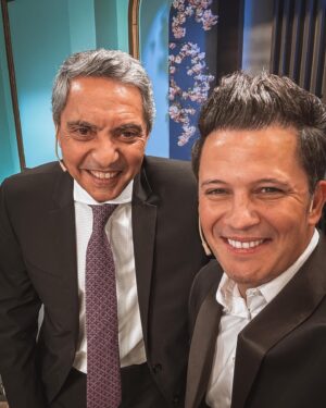 Darío Lopilato Instagram - Hoy tengo una cena Romántica con @mirthalegrand en el @eltrecetv a lad 21:30 hs,  a lo grande empiezo mi Junio del 2024!!! 
- compartí la @lamesazarg con la bella de @roccasalvosusana , @dayubm y  @edgardo_alfano .
- outfit from @oggizapatos 
  @equustienda 
- @berniecatoira
Gracias Doc! @draeugeniacastello 
@maisonbarragan 💇🏻‍♂️