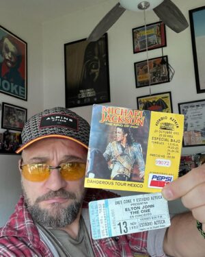 Darío Ripoll Instagram - Que tiempos aquellos cuando no existía la mafia de @ticketmaster_mx épicos conciertos en el estadio azteca ? .. cuáles conservan ustedes ??? 🤘😎 #pepsi #coke #concierto #leyendas #tickets #1992 #1993