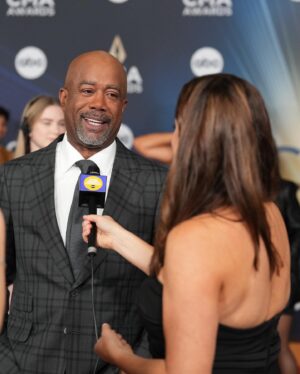 Darius Rucker Instagram - Had myself a good time at the @CMA Awards last night!! Hope @PaulaAbdul liked my dance moves 🤣. What a night! Man, I love country music! #CMAawards

(📷 @gettyentertainment & @katiekauss)