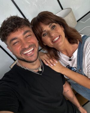 Darko Bozovic Instagram - Je fais jamais d’interview mais là je pouvais pas refuser, Faustine je l’aime depuis tout petit et c’est vraiment un amour.
J’ai dit des choses que je n’ai jamais dites et finalement ça fait du bien, rdv sur sa nouvelle chaine Youtube « Safe Zone » 🫶
