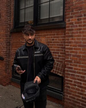 Darko Bozovic Instagram - Je deviens de plus en plus poivre-sel, je teins ou je garde?…