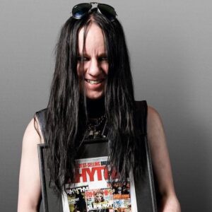 Daron Malakian Instagram - So sad to hear about the passing of my old friend @theJoeyJordison. Joey and I would hang out a lot when our bands toured together.  He even came to my house a few times and we had some cool jam sessions. Such a great drummer and a cool person. I have so many great memories of our time together. Joey you will be missed my brother. R.I.P my brother.

#JoeyJordison #Slipknot #RIP