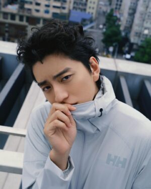 Darren Wang Instagram - 🙂‍↔️ @hellyhansen