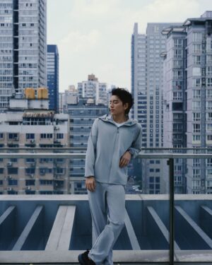 Darren Wang Instagram - 🙂‍↔️ @hellyhansen