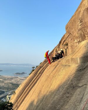 Darren Wang Instagram - ⛰️🌞☕️🧗‍♀️💖