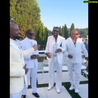 Darrin Henson - 1.3K Likes - Congrats to my big brother #keithsweat @keithsweat NUMBER ONE on the billboard charts #LAYYOUDOWN SONG ❗️🎉🎉🎯🎯🔥🔥❗️❗️🍾🍾🍾 #salute