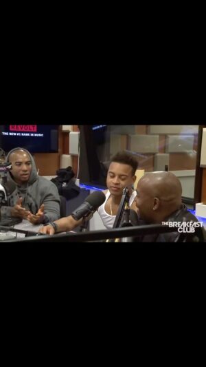 Darrin Henson Instagram - #TheBreakfastclub My Uncle Malik taught me about black seed oil  over 20 years ago May Allah be pleased with you #darrinhenson #blackseedoil  #health #untolddarrinhensonstory #mentor #godsbillboardshirts #lifesteavhablemomentsbook
