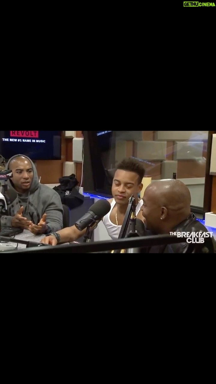 Darrin Henson - 1.7K Likes - #TheBreakfastclub My Uncle Malik taught me about black seed oil over 20 years ago May Allah be pleased with you #darrinhenson #blackseedoil #health #untolddarrinhensonstory #mentor #godsbillboardshirts #lifesteavhablemomentsbook