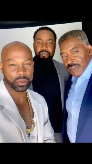 Darrin Henson Instagram - II’s time for the Duncans to get back to work @familybusinessbet  if the fans are ready for season 5 leave us a message here  #Family  And if you want to know what my individual family business is check out  @gods.billboardtshirts #godsbillboardshirts