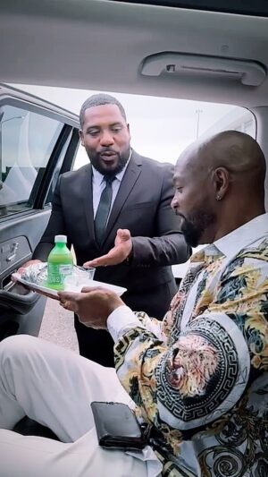 Darrin Henson Instagram - I’m here to serve the community nationally or internationally !! Those who truly seek knowledge and information to use it for themselves to better their condition I always have a good word I don’t force anything just here to serve…Here are some excerpts from my trip in ST Maarten  THANK YOU SXM 🙏🏾 #lifesteachablemomentsbook  #bestseller ✈️ Thank you @vandorp_sx  @vacationstmaarten in all those wonderful spirits who came out and showed me so much love I am forever grateful. #darrinhenson #bestseller  #lifesteachablemomentsbook