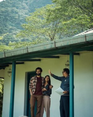 Darshana Rajendran Instagram - Such a gift this film and these people have been. Paradise. 

We’re out in theatres ALLLLL around the world. Please find a theatre near you and catch the film. I promise there’s something for you in it. 

Thank you for these photographs, @nerun_kalpajith 

@prasann_vithanage @roshan.matthew @antochittilappilly @alekaskywarrior @schittil @shyam.fernando.12 @sumithilango @mahendraperera_official @oshe404 @ashfaquedeen @anushka.senanayake @k.music.composer @sreekarprasa