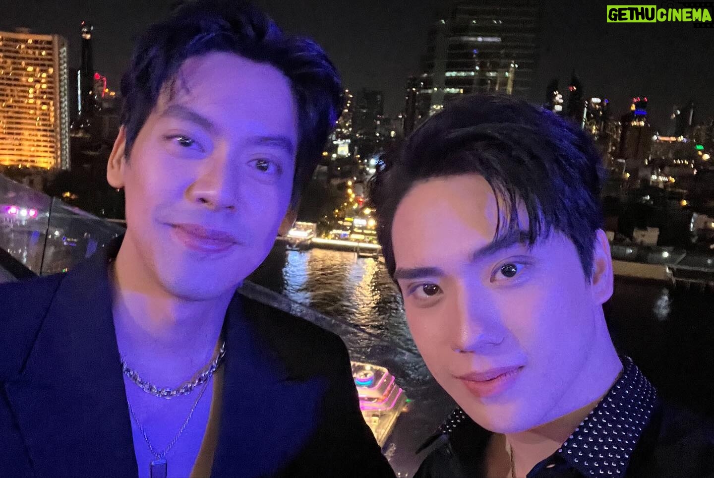 Darvid Kreepolrerk - 3 Likes - รวมแก๊งมาเปิดตี้ที่ Black Horse in the Castle by James Boulangerie ที่ Napalai terrace ชั้น7ICONSIAM ตั้งแต่วันที่ 23/11/2023 - 07/01/2024ที่คุณจะได้สนุกแล้ว สนุกอีก ด้วยมินิคอนเสิร์ตจากศิลปินชื่อดังมาสร้างความสุขให้ทุกค่ำคืน ไม่ว่าจะเป็น วี วิโอเลต, บุรินทร์ บุญวิสุทธิ์,โจอี้ บอยและวง Slot Machine ดื่มด่ำกับบรรยากาศและเลือกรับประทานอาหารจากบูธต่างๆ จากร้านJames Boulangerie และเหล่าพาร์ตเนอร์ อาทิThammachart Seafood,QFresh,Roy’s,Copper Beyond Buffetและฟูฟ่องหมูกรอบ บัตรเข้าร่วมสามารถจองได้แล้ววันนี้ที่ https://www.plutoticket.com/blackhorseinthecastle หรือจองบัตรที่หน้างานได้เลยค่ะ/ครับ