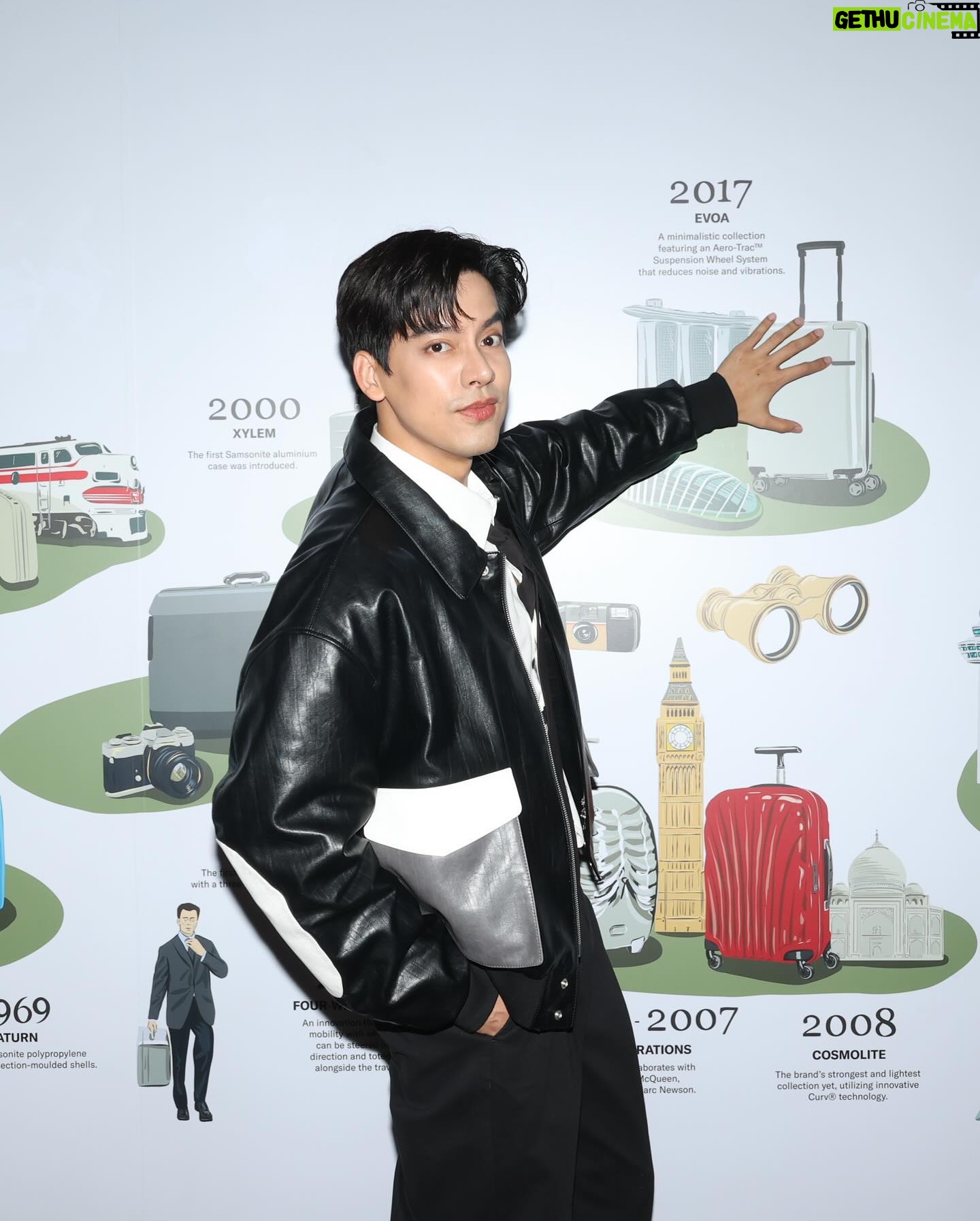 Darvid Kreepolrerk - 3 Likes - วันนี้มางาน Destination Samsonite: Voyaging Through Time เปิดตัว! กระเป๋ารุ่นใหม่ EVOA-Z ได้มาเห็นของจริงก็คือสวยมากกก ทั้งดีไซน์ ทั้งความทนทาน ที่สำคัญคือตัวล้อเป็นนวัตกรรมใหม่ Aero-Trac™ Whirl ลากลื่นขึ้นมากกกก ถูกใจคนเดินทางบ่อยๆ อย่างเราสุดๆ
แล้วที่ประทับใจอีกอย่างคือคอนเซปต์ของงาน Time capsule ยิ่งทำให้เห็น Story อันยาวนานของ Samsonite แล้วทำให้รู้สึกว่าเป็นแบรนด์ที่ Timeless จริงๆ⏱️🧳 #DestinationSamsoniteTH #SamsoniteTH #EVOAZ
@samsoniteth