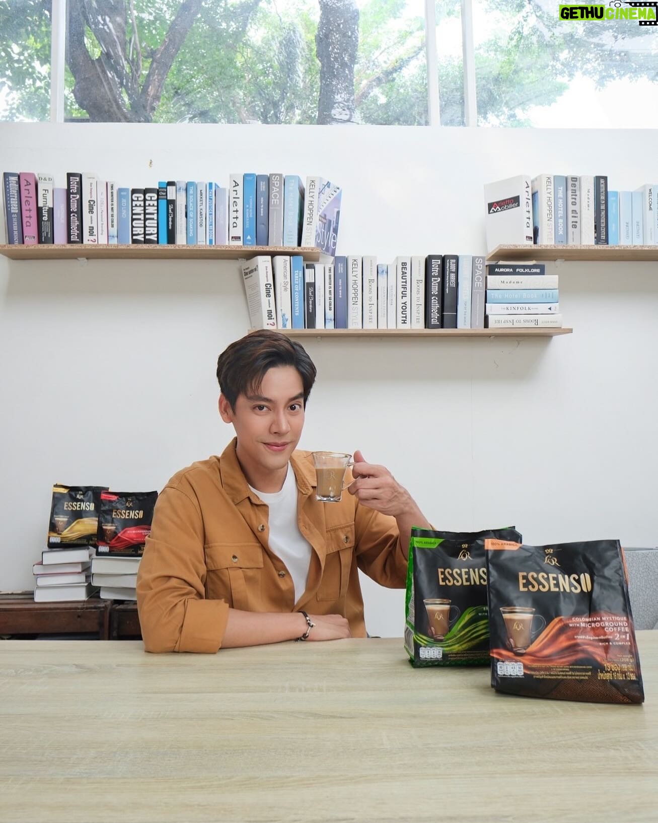Darvid Kreepolrerk - 3 Likes - เริ่มเช้าวันใหม่กันด้วยลอร์ เอสเซ็นโซ่ ☕️
กาแฟไมโครกราวด์ อีกระดับของกาแฟ 3 in 1
ที่ชงแล้วกลิ่นหอมเหมือนกาแฟสด
มาลองสัมผัสถึงรสชาติสุดแสนพรีเมียมกัน อยากให้ลอง 2 รสชาตินี้เลย
Brazilian Elegance หอมเข้ม คล้ายกลิ่นดอกไม้ รสชาติคล้ายเมล็ดโกโก้
Colombian Mystique หอมเข้มแบบฉบับโคลัมเบีย หอมกลิ่นซีตรัส รสชาติมีความนัทตี้คล้ายวอลนัท
#LOR #LORESSENSO #ลอร์ #ลอร์เอสเซ็นโซ่ #AmasterpieceInTaste #ลอร์เอสเซ็นโซ่รสชาติดั่งผลงานชิ้นเอก #มาตรฐานระดับลอร์