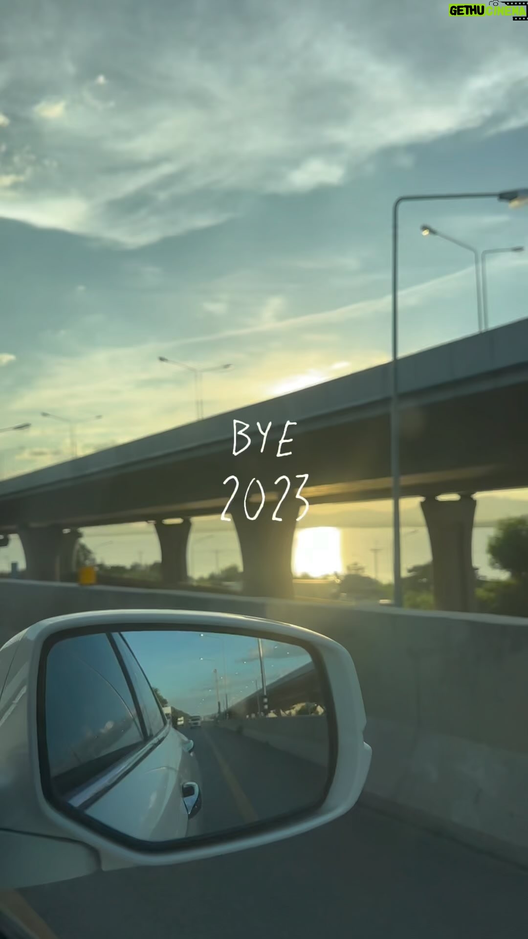 Darvid Kreepolrerk - 3 Likes - Bye Bye 2023 เรื่องราวมากมายเกิดขึ้นในปีนี้ เติบโตไปอีกนะเรา🤍 #HNY2024 #TaeDarvid
