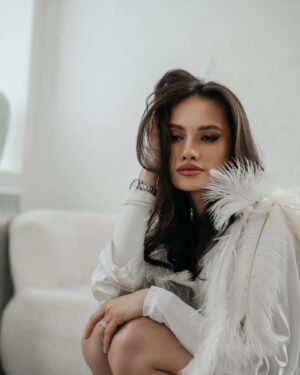 Darya Aleksandrova Instagram - С 8 марта, желаю счастья, любви и пусть вас окружают только искренние люди! 🏹🤎

@aleksandrovaa.aaa ~ у меня все о бьюти,стиле, лайф и любви к себе, подписывайся!