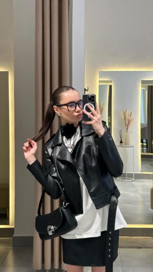 Darya Aleksandrova Instagram - С ТЕБЯ ПОДПИСКА!👏🏽

@aleksandrovaa.aaa ~ у меня все о бьюти,стиле, лайф и любви к себе, подписывайся!❤️