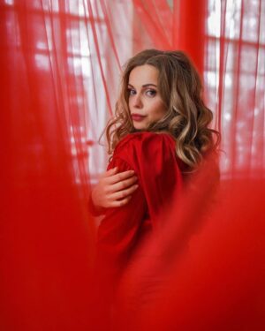 Darya Khramova Instagram - С праздником самые красивые обитатели планеты ✨

Ph: @vesna_photos 
Muah/hair: @steshamaretskaya 
Prod: @bkat777