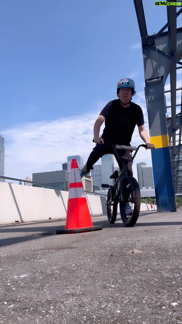 Dave Hill - 3.9K Likes - Sunday dominance. #bmx #parkour