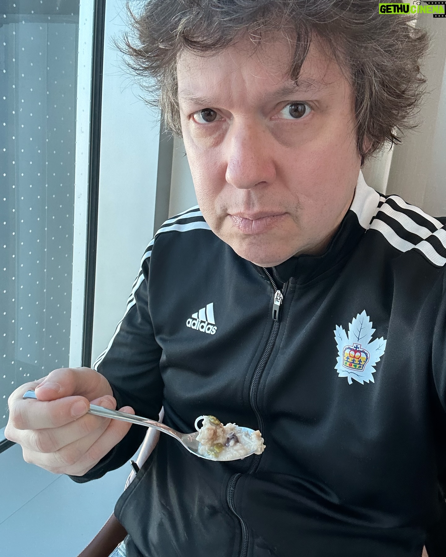 Dave Hill - 1.3K Likes - Sexy oatmeal pic of me just now in the Delta Sky Lounge at JFK. Seemed insane not to share. Tell me your sexiest oatmeal encounters in the comments.
