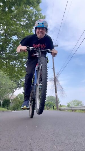 Dave Hill Instagram - You can try and stop me. But you will fail. #bmx #parkour #deer