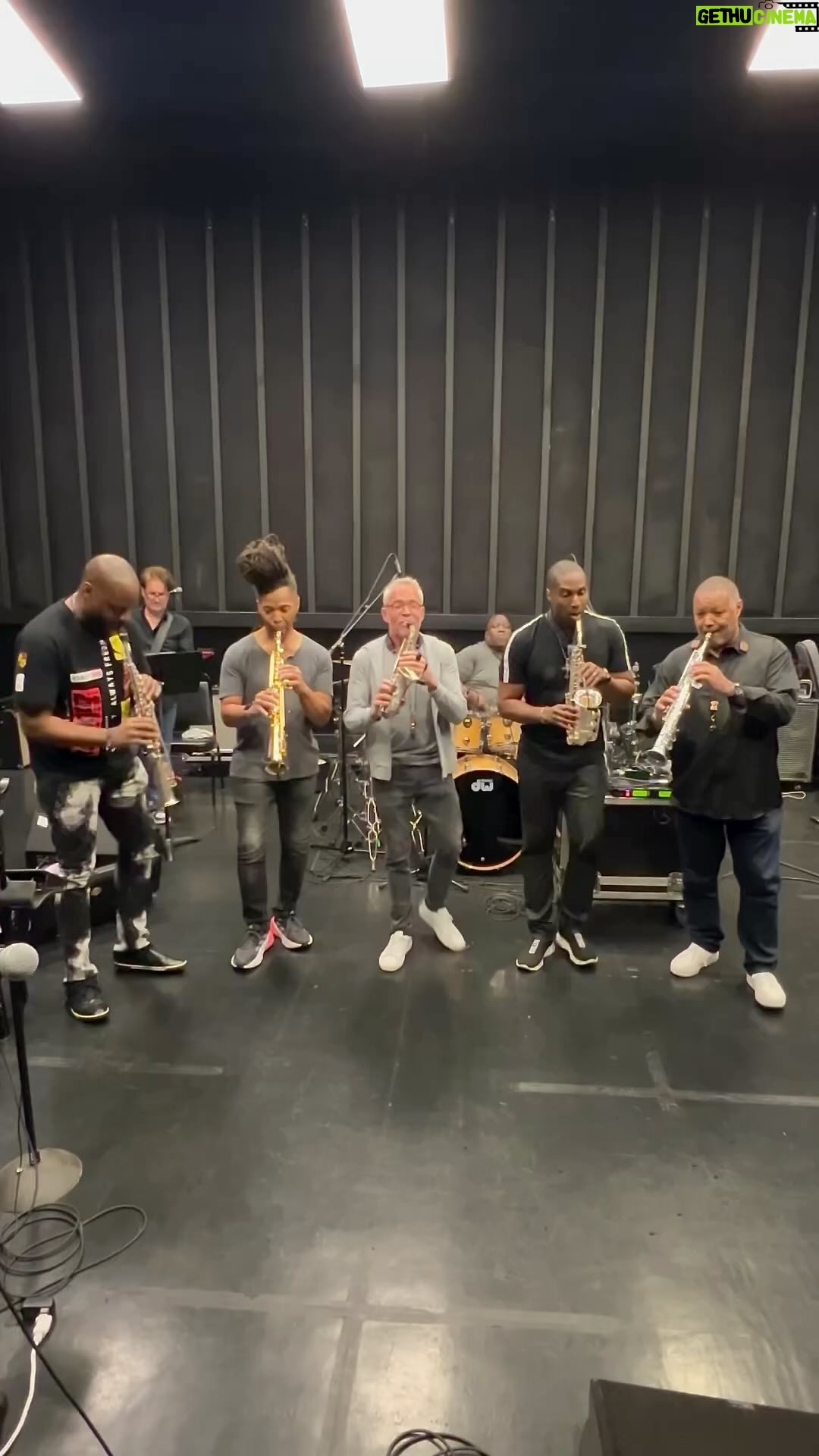Dave Koz - 9.4K Likes - Wednesday vibes ☕️ How would you describe this song?
🎷 @davidstephenkoz @najeeofficial @jackiemjoyner, @paultaylorsax & @ericdarius
#coffeemusic