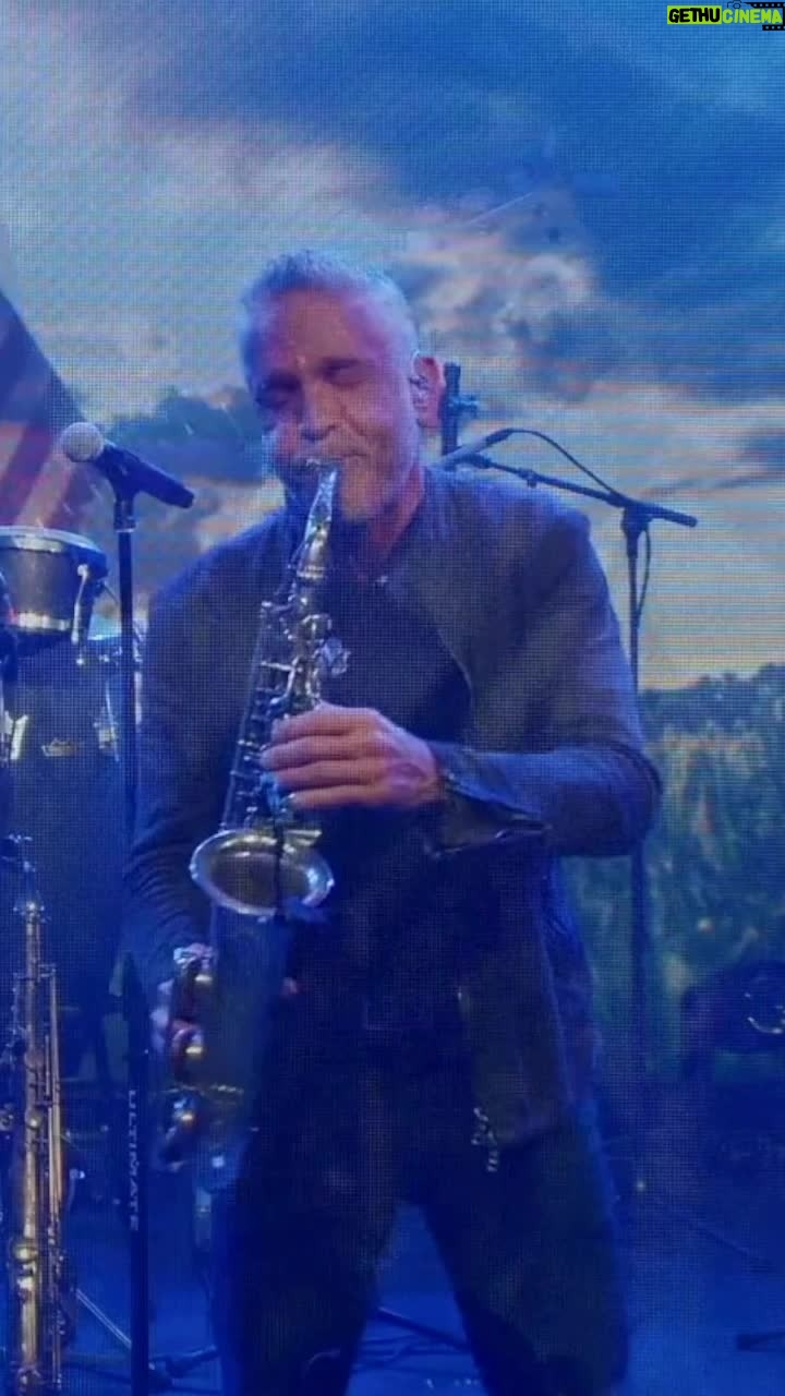 Dave Koz - 3K Likes - Happy Independence Day Weekend!
#ANewDay in America, so why not celebrate with #ANewDay musically!
Hope you enjoy your 4th with a ton of fun.
DK.
Full video out now on Youtube 🇺🇸