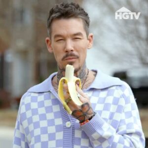 David Bromstad Instagram - Don’t come between a banana and it’s destiny.  Another fantastically new episode of Lottery is on tonight on @hgtv 9/8c and @discoveryplus  Love tour guts, love your hair, I hope u win! Have an amazing Friday night and weekend!!! 😘