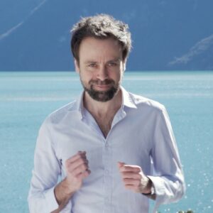 David Castello-Lopes Instagram - Je suis pauvre mais je suis sexy. Extrait de ma vidéo sur le Tessin dans @52minutes