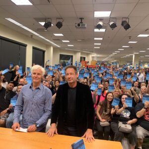 David Duchovny Instagram - Thanks for coming out last night, and thanks @bneventsgrove for having us. 

CC, always a pleasure.

Next stop: Beaverton, OR. 

#TheReservoir out now on @AkashicBooks