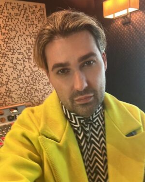 David Garrett Instagram - “Ich brauche Musik, weil sie mir das Gefühl gibt, lebendig zu sein. Sie gibt mir Energie, Leidenschaft, unendliche Lebensfreude. Wenn ich zwei Tage die Geige nicht spiele, vermisse ich das als etwas Elementares – so, als würde mir die Luft zum Atmen fehlen.” - ein Auszug aus meinem Interview mit @welt - Danke für das tolle Gespräch!

Das ganze Interview lest ihr auf Welt.de 🗞️

- 

“I need music because it makes me feel alive. It gives me energy, passion, and boundless joy. If I don’t play the violin for two days, I miss it as something essential – as if I were missing the air to breathe.” - an excerpt from my interview with @welt

You can read the full interview on Welt.de 🗞️

#millenniumsymphony #violin #violinist #geige #davidgarrett