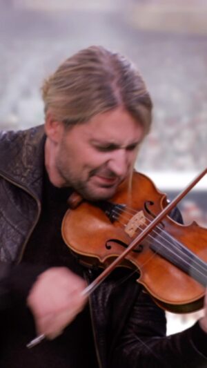 David Garrett Instagram - How do you like the energy of the stadium version of “Seven Nation Army (David Garrett Edition)”? 🏟️🎻⚽️

Listen to it now on all streaming platforms and check out the music video on YouTube!

#euro2024 #em2024 #euro24 #em24 #sevennationarmy #davidgarrett #millenniumsymphony #violin #violinist #geige