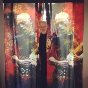 David Gilmour Instagram - #TBT David x 3 in São Paulo, December 2015
(📷 @pollysamson_official )