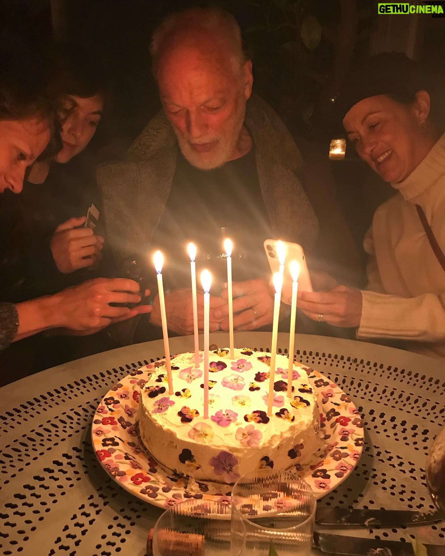 David Gilmour - 139.1K Likes - #regram @pollysamson: We haven’t done any Von Trapped Family live stream planning today due to birthday but thinking we could show up on Facebook tomorrow at 7pm BST anyway and see how it goes. See you there for music, poetry and conversation? Got any questions for us?