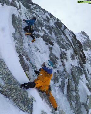 David Göttler Instagram - Best chance to be alone on an alpine climb in Chamonix? Go climbing on a powder day! 😬
Thanks @sethkeena for sacrificing a ski day. 🙏🏻
.
#neverstopexploring @thenorthfacede #chamonix #playground #trainingday #summitseries #mixedclimbing #alpineclimbing