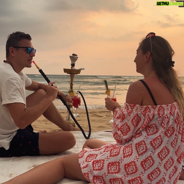 David Gránský - 13.3K Likes - Srí Lanko, děkujeme! 🇱🇰🙏🏻 Bylo nám u tebe moc fajn.
A závěr jsme strávili tady v @occidental_eden , kde nám připravovali různý překvapení, aniž bychom si o to vůbec řekli. Třeba sishu na pláži při západu slunce 🌅
Kýč jak hovado, ale tak jednou za čas, viď… 😅
No a teď domů? Uvidíme. 🤫