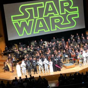 David Hain Instagram - Ich bin ja eigentlich kein großer Star Wars-Fan, aber #starwarsinconcert ist für Musikliebhaber schon ein Erlebnis. Warte jetzt sehnsüchtig auf die längst überfälligen Konzerte zu „Rambo 3“ und „Robocop“. Danke an @robert_hofmann für die Einladung zur @socialmovienight 😍#Werbung