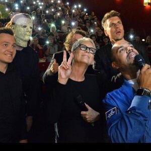 David Hain Instagram - Wenn ich so durch die Bilder gehe, die ich dieses Jahr alle NICHT gepostet habe, merke ich wieder: ich war ein fantastischer Influenza!
Egal: geil wars wieder! 🥰 Danke an alle, die 2018 knorke gemacht haben!